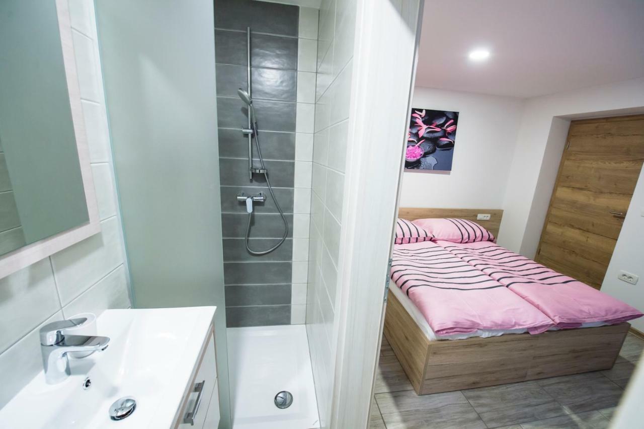 Guesthouse Ursa Преддвор Номер фото