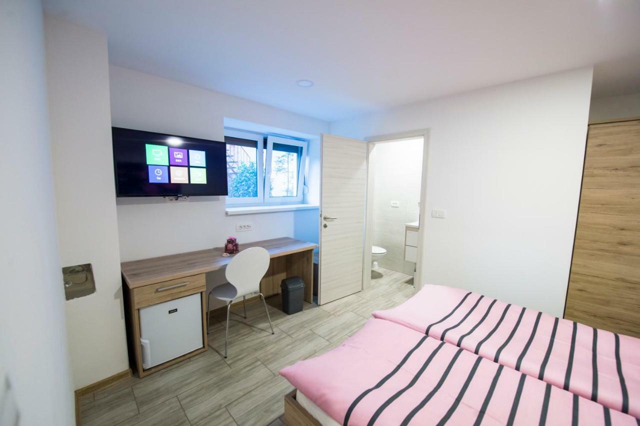 Guesthouse Ursa Преддвор Номер фото